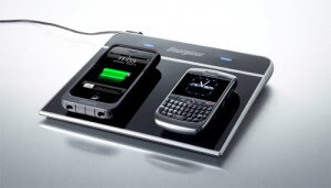 iPhone 3g and blackberry on the Energizer Inductive Charger with QI Technology